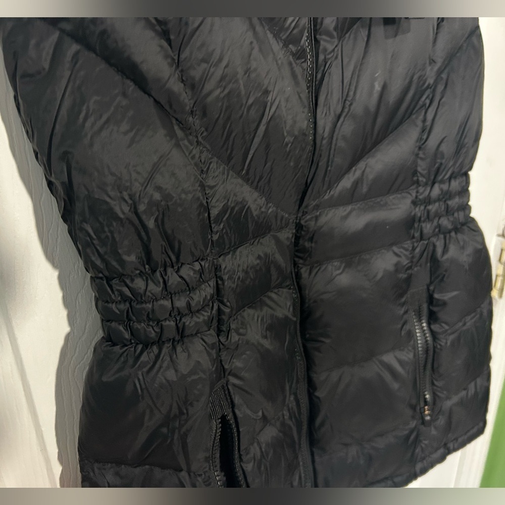 Athleta Banner Peak Down Vest in Black, Size XS. EUC Puffer, dual zipper. - Picture 3 of 15